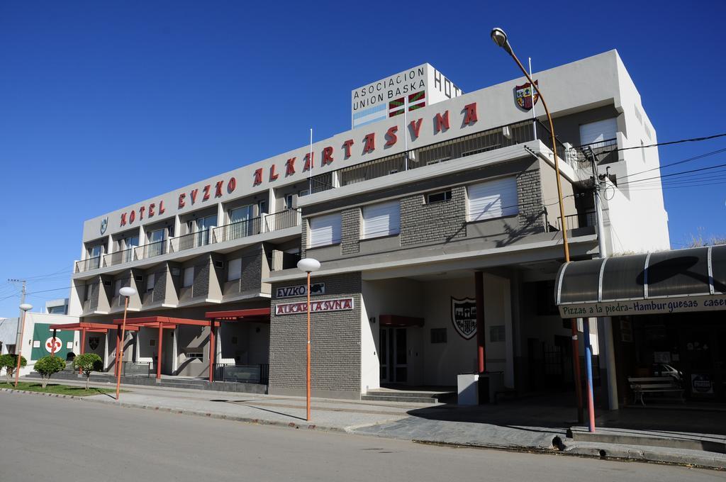 尤兹克阿尔卡塔苏娜酒店 Macachín 外观 照片