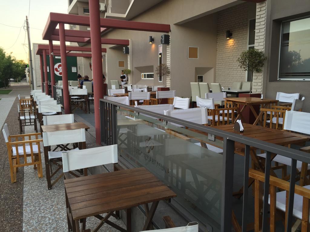 尤兹克阿尔卡塔苏娜酒店 Macachín 外观 照片